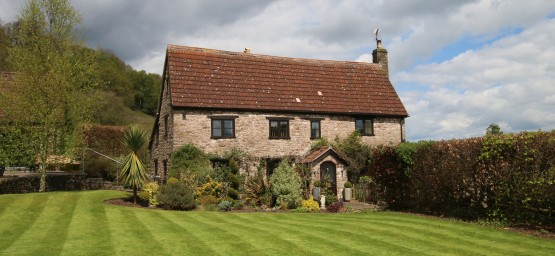 The Manor (sleeps 8)